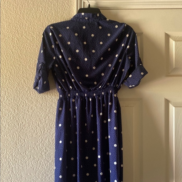 Blue and White Buttoned Midi Dress with Cuffed Sleeves - Picture 5 of 6